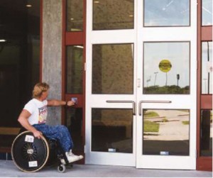 La ley obliga a que antes de diciembre 2017 todas los edificios sean accesibles para usuarios con movilidad reducida